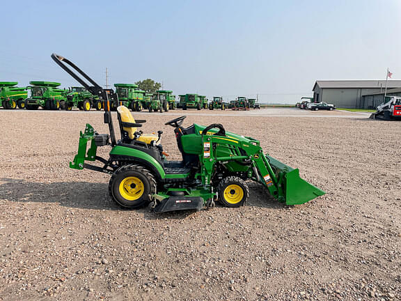 Image of John Deere 1025R equipment image 3