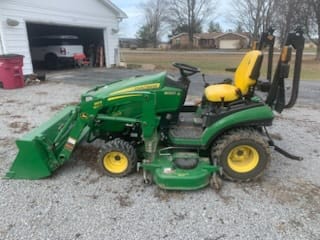 2023 John Deere 1025R Equipment Image0