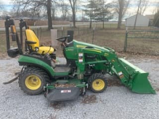 Image of John Deere 1025R equipment image 1