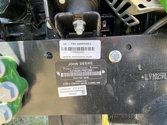 Image of John Deere 1025R equipment image 4