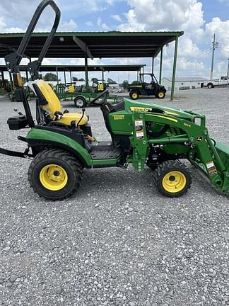 Image of John Deere 1025R equipment image 3