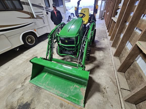 Image of John Deere 1025R equipment image 2