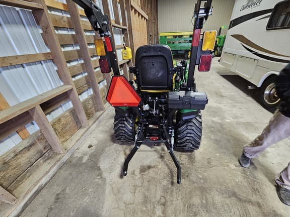 Image of John Deere 1025R equipment image 4