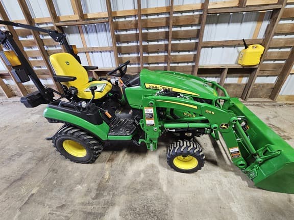 Image of John Deere 1025R equipment image 1