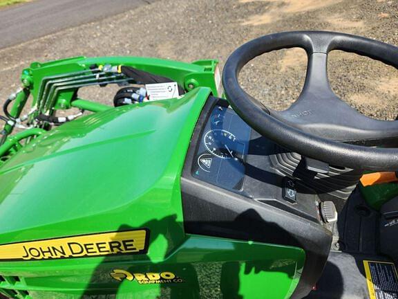 Image of John Deere 1025R equipment image 4