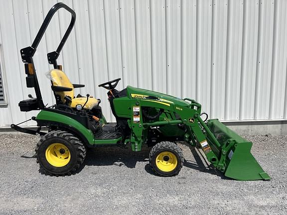 Image of John Deere 1025R equipment image 1