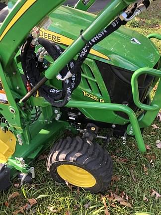 Image of John Deere 1025R equipment image 3