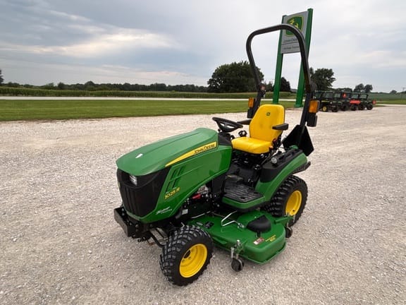 2023 John Deere 1025R Equipment Image0