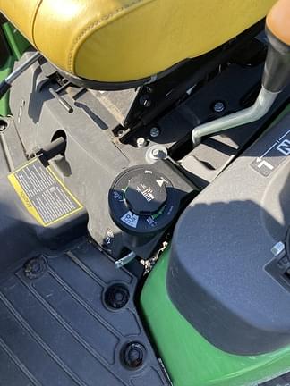 Image of John Deere 1025R equipment image 3