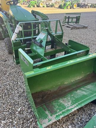 Image of John Deere 1025R equipment image 3