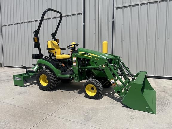 Image of John Deere 1025R equipment image 4