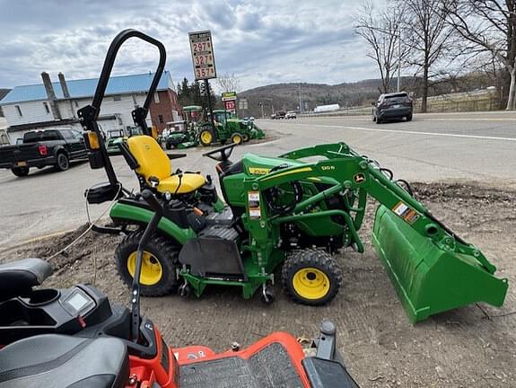 Image of John Deere 1025R equipment image 3