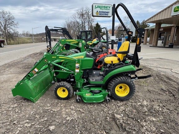 2023 John Deere 1025R Equipment Image0