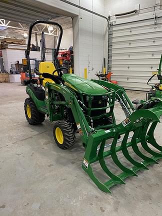 Image of John Deere 1025R equipment image 3