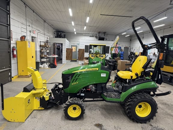 2023 John Deere 1025R Equipment Image0