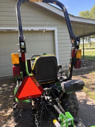 Image of John Deere 1025R equipment image 4