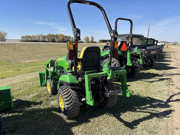 Image of John Deere 1025R equipment image 3