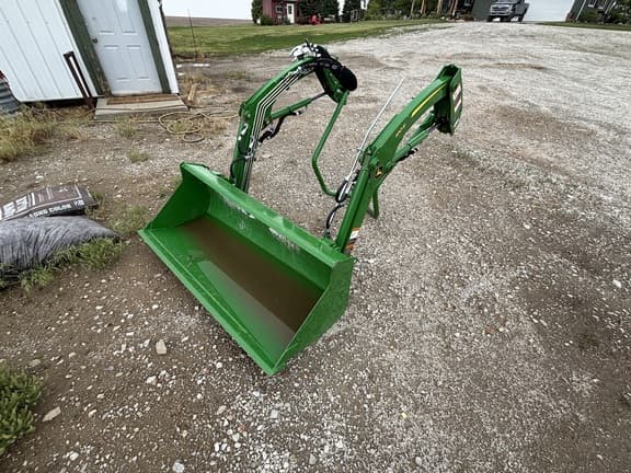 Image of John Deere 1025R equipment image 2