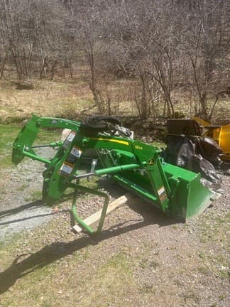 Image of John Deere 1025R equipment image 3