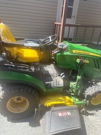 2023 John Deere 1025R Equipment Image0
