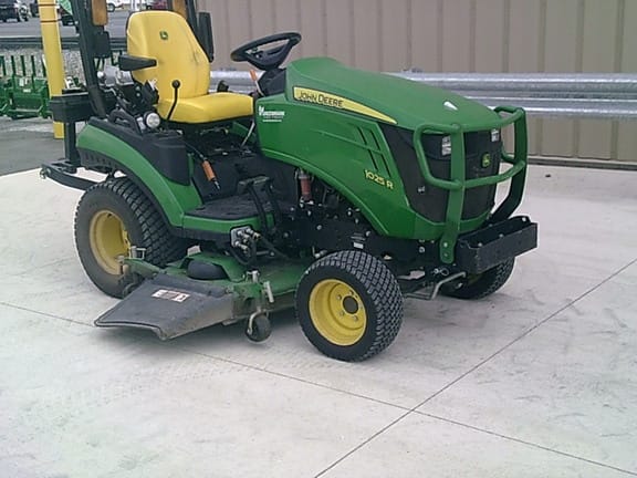2023 John Deere 1025R Equipment Image0