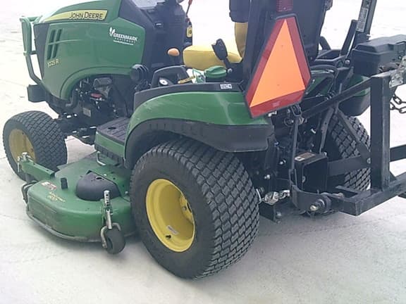 Image of John Deere 1025R equipment image 3