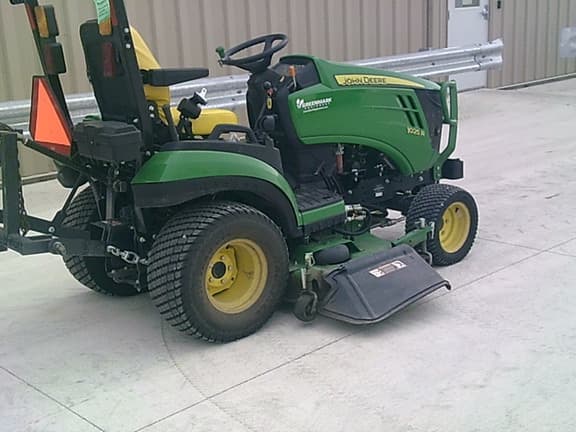 Image of John Deere 1025R equipment image 2