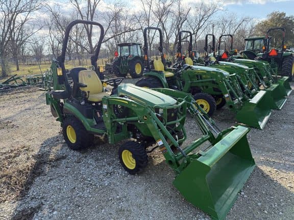 Image of John Deere 1025R equipment image 1