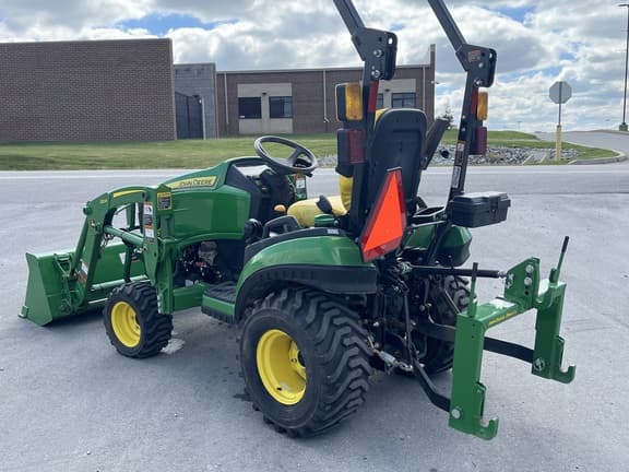 Image of John Deere 1025R equipment image 3