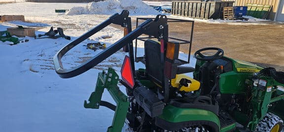 Image of John Deere 1025R equipment image 3