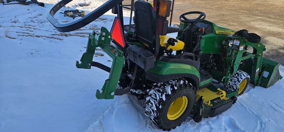 Image of John Deere 1025R equipment image 2