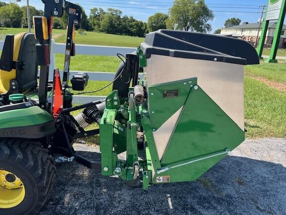 Image of John Deere 1025R equipment image 3