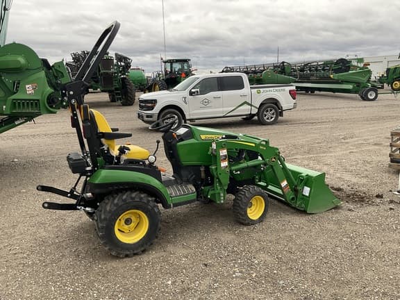 Image of John Deere 1025R equipment image 4