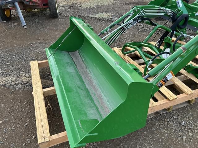 Image of John Deere 120R equipment image 1