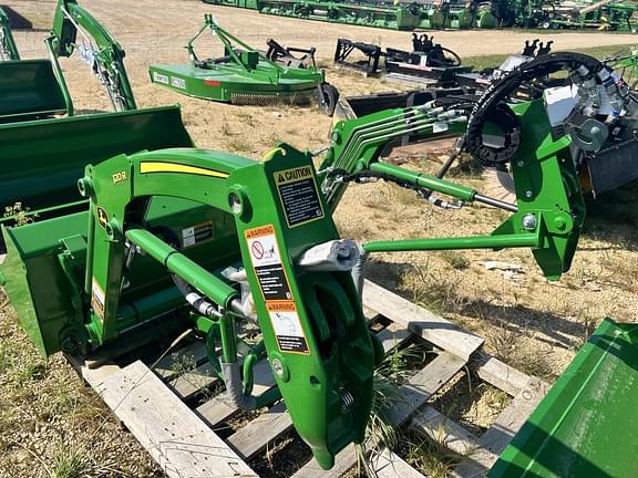 Image of John Deere 120R Image 1