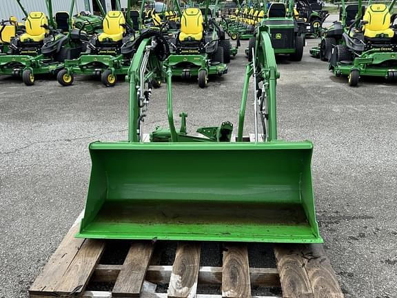 Image of John Deere 120R equipment image 1