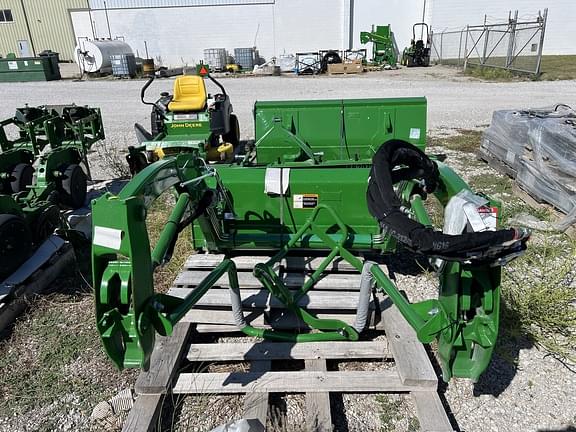 Image of John Deere 120R equipment image 1