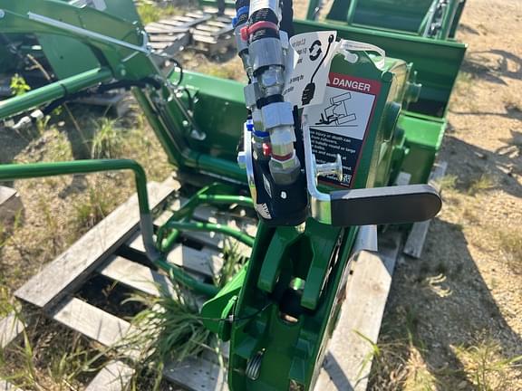 Image of John Deere 120R Image 1