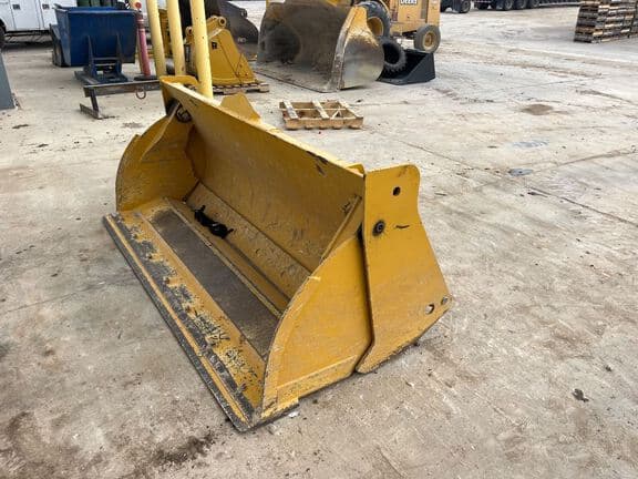 Image of John Deere Backhoe Bucket equipment image 3