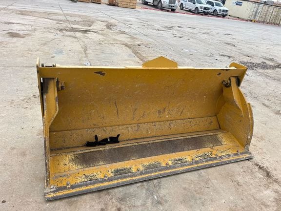 2023 John Deere Backhoe Bucket Equipment Image0