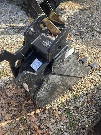 Image of John Deere Compact Excavator Bucket equipment image 4