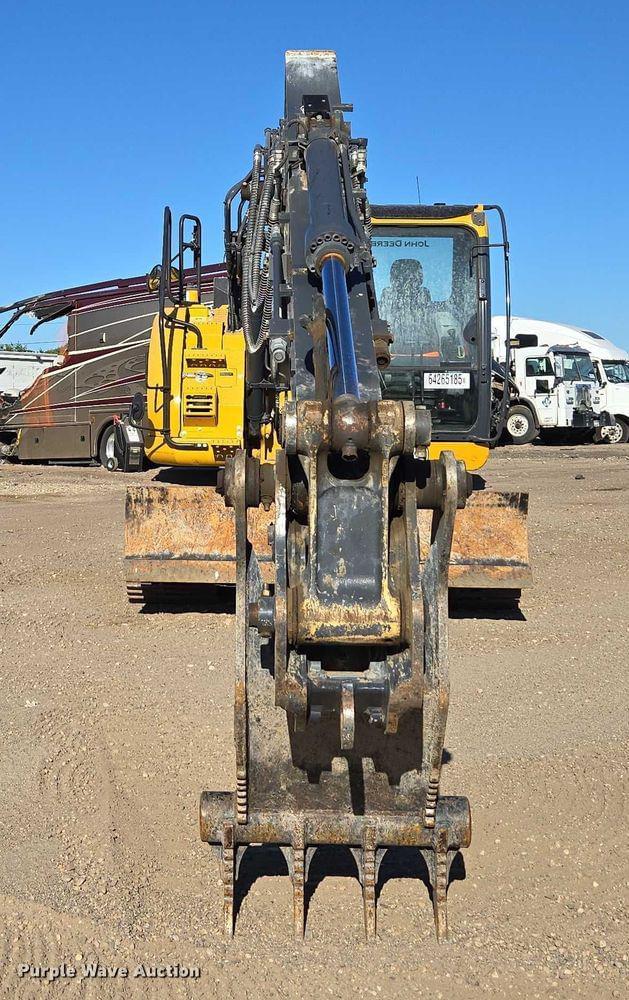 Image of John Deere 135P equipment image 1