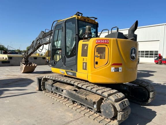 Image of John Deere 135G equipment image 2
