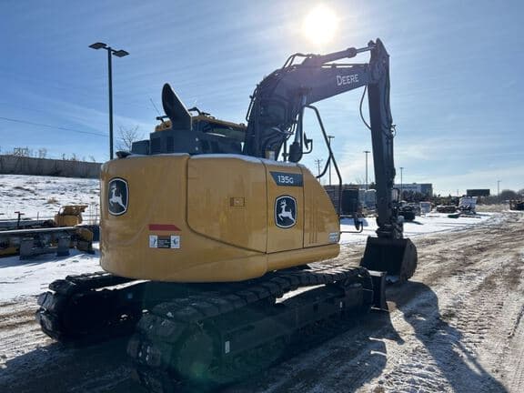 Image of John Deere 135G equipment image 4