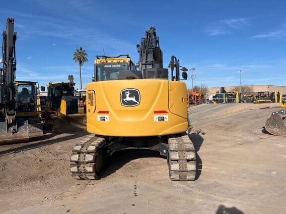 Image of John Deere 135P equipment image 3