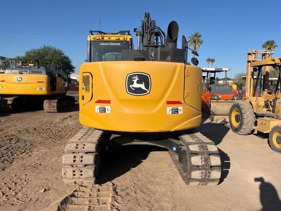 Image of John Deere 135P equipment image 3
