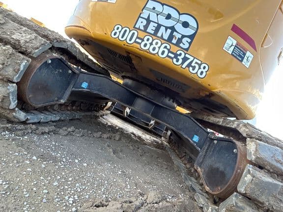 Image of John Deere 135P equipment image 4