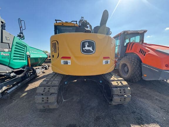 Image of John Deere 135P equipment image 2