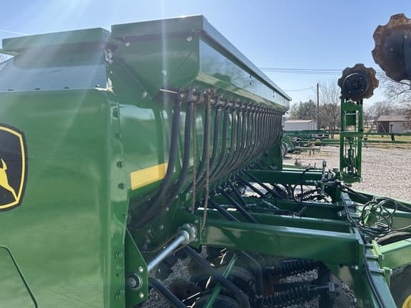 Image of John Deere 1590 equipment image 3