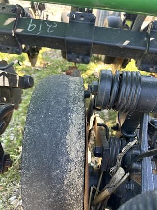 Image of John Deere 1590 equipment image 1